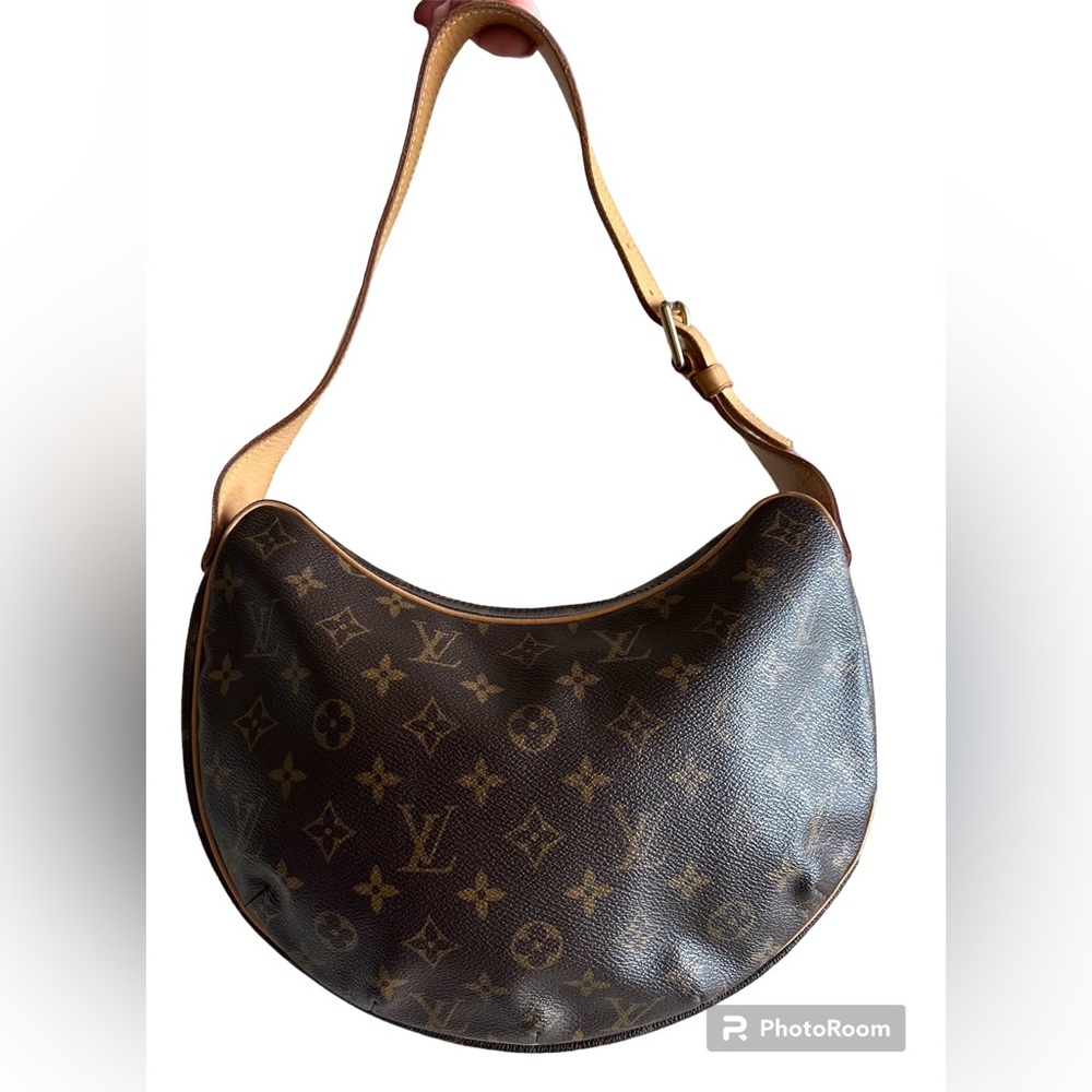 LOUIS VUITTON CROISSANT MM HOBO
SHOULDER BAG MONOGRAM